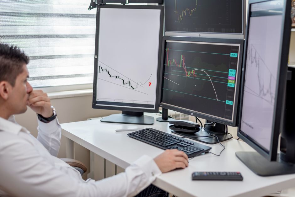 Trading desk with multiple monitors